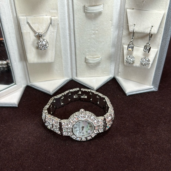 New - Main Line Time - Crystal Watch 4 Piece Set - Silver-Tone - Picture 2 of 12